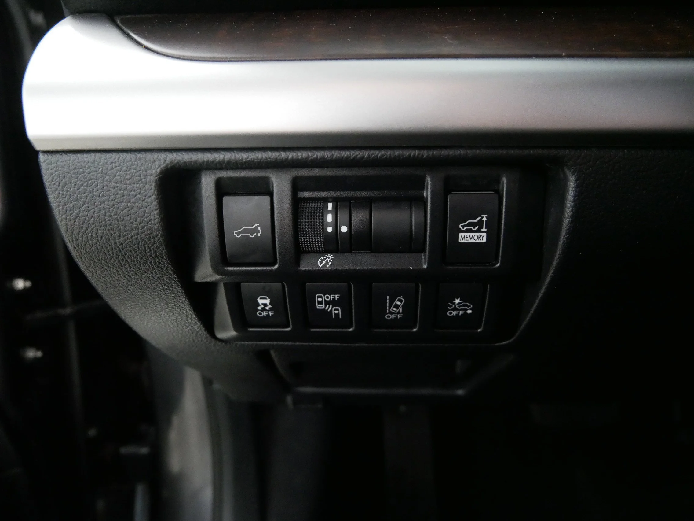 Used 2019 Magnetite Gray Metallic Subaru Limited image 26