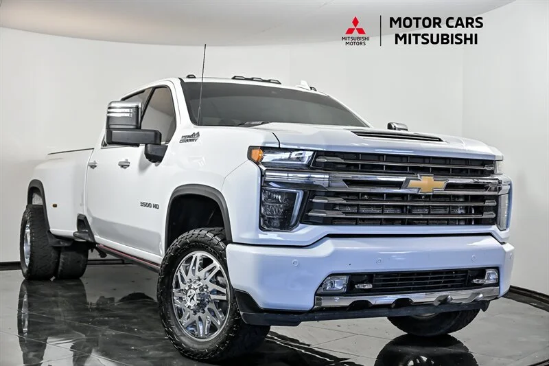 2021 Chevrolet Silverado 3500HD High Country 4WD photo