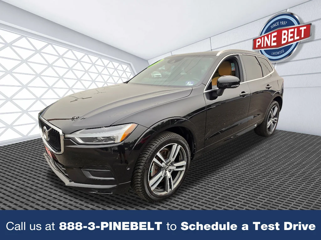 Used 2019 Onyx Black Metallic Volvo T6 Momentum image 1