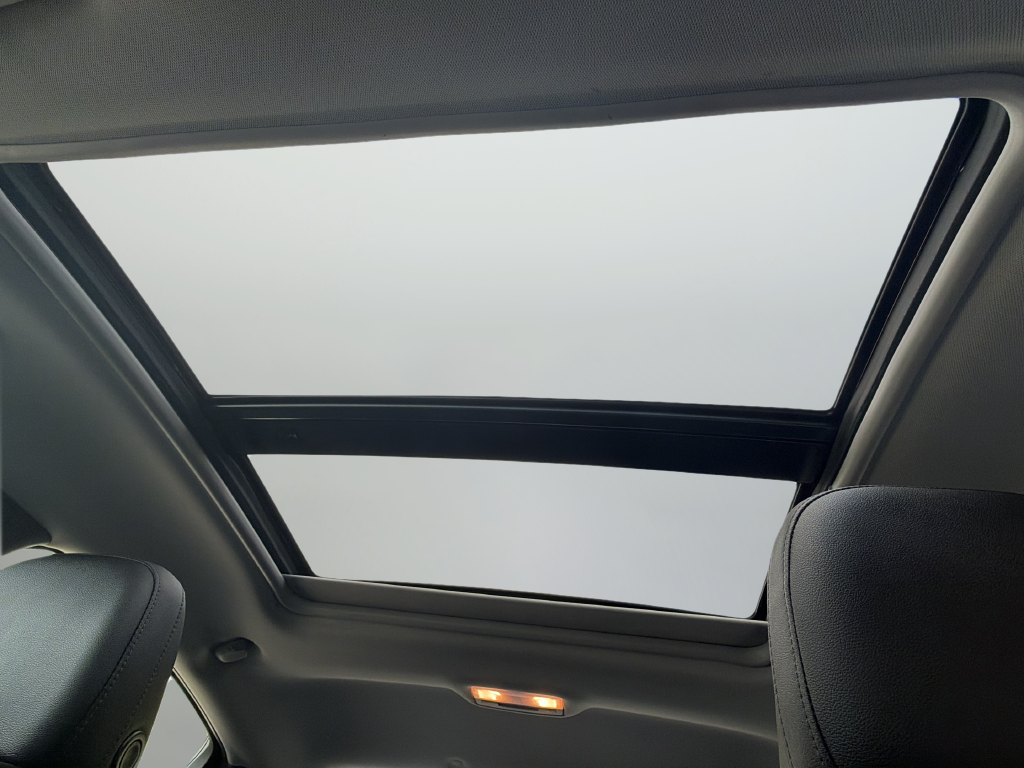 Used 2019 Black Chevrolet Premier image 32