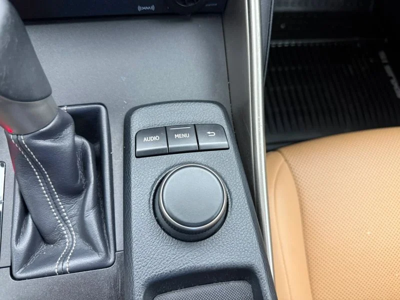 2016 Lexus IS 200t - Photo 46