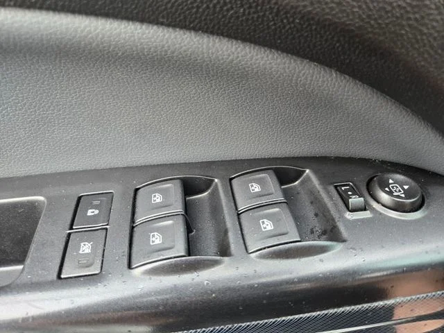 Used 2019 White Chevrolet Z71 image 37