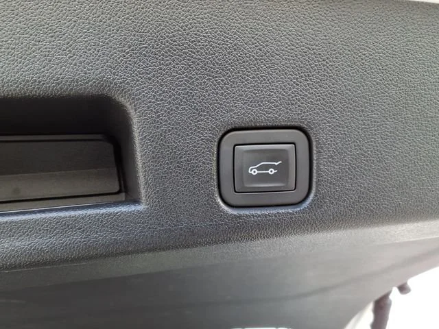 Used 2025 Summit White Chevrolet LT image 7