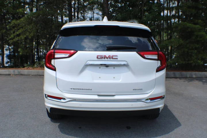 Certified Used 2024 White Frost Tricoat GMC Denali image 17