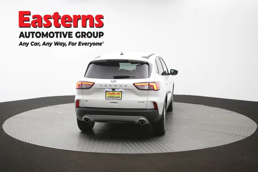 Used 2022 White Ford SE image 38