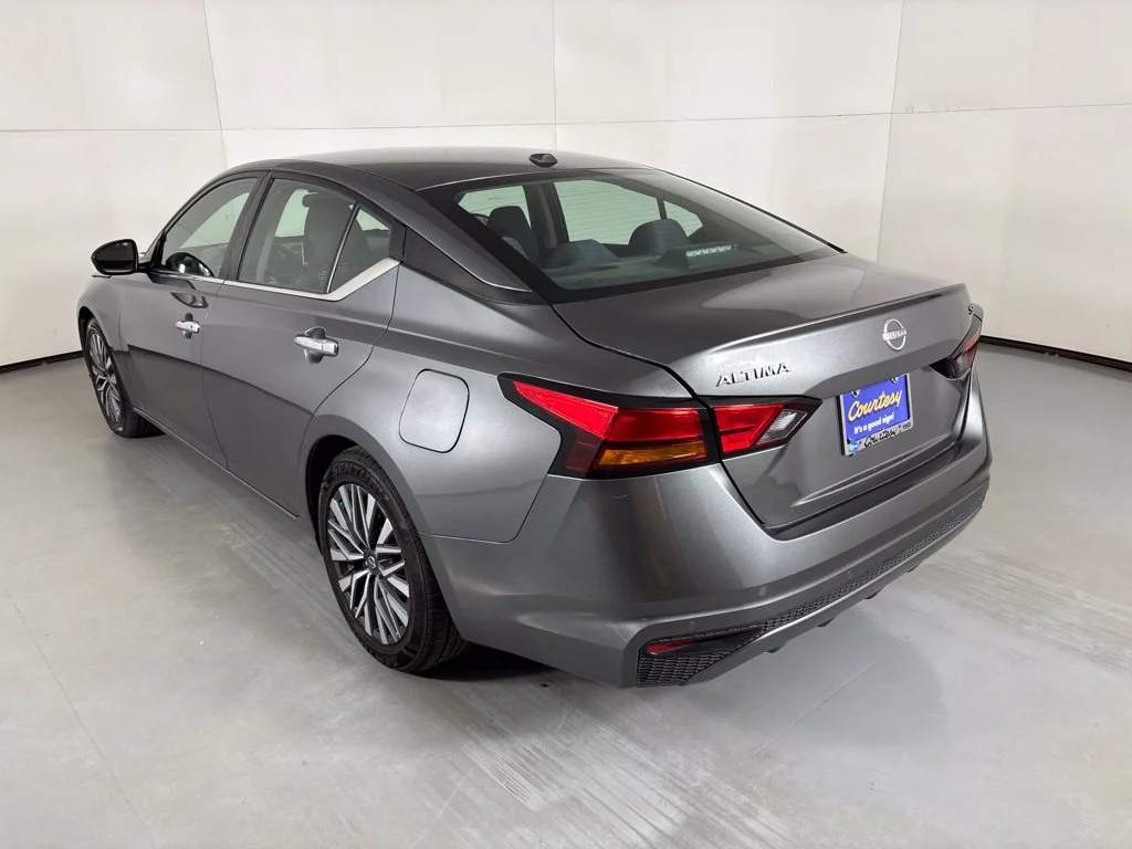 Used 2024 Gray Nissan 2.5 SV image 6