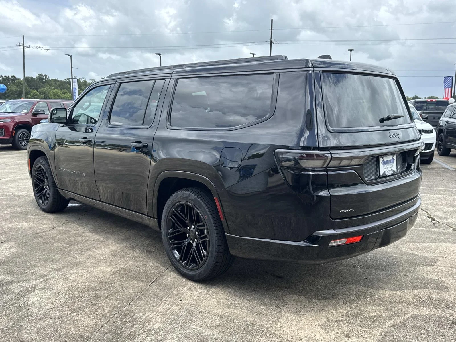 New 2026 High Gloss Black Exterior Paint Jeep Limited Reserve image 4