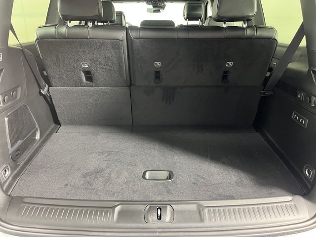 New 2026 Bright White Clear-Coat Exterior Paint Jeep  image 10