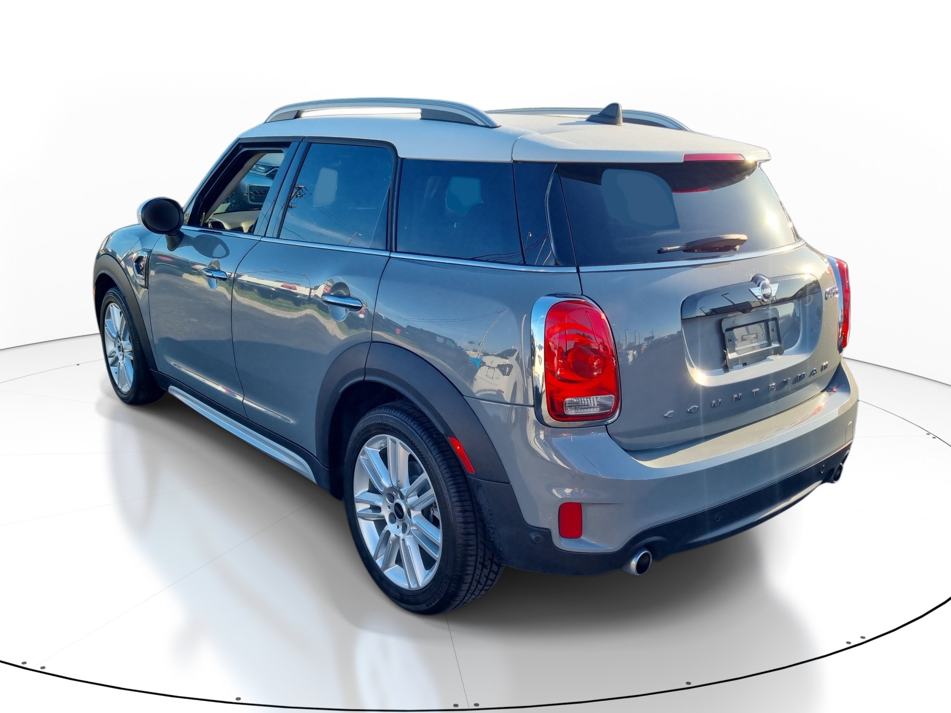 Used 2018 Moonwalk Gray Metallic MINI Cooper S image 3