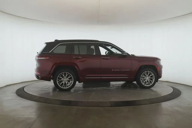 Used 2024 Red Jeep Summit image 6