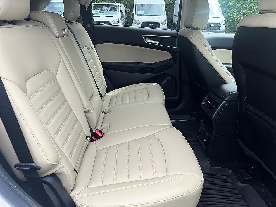 Used 2020 White Metallic Ford SEL image 20