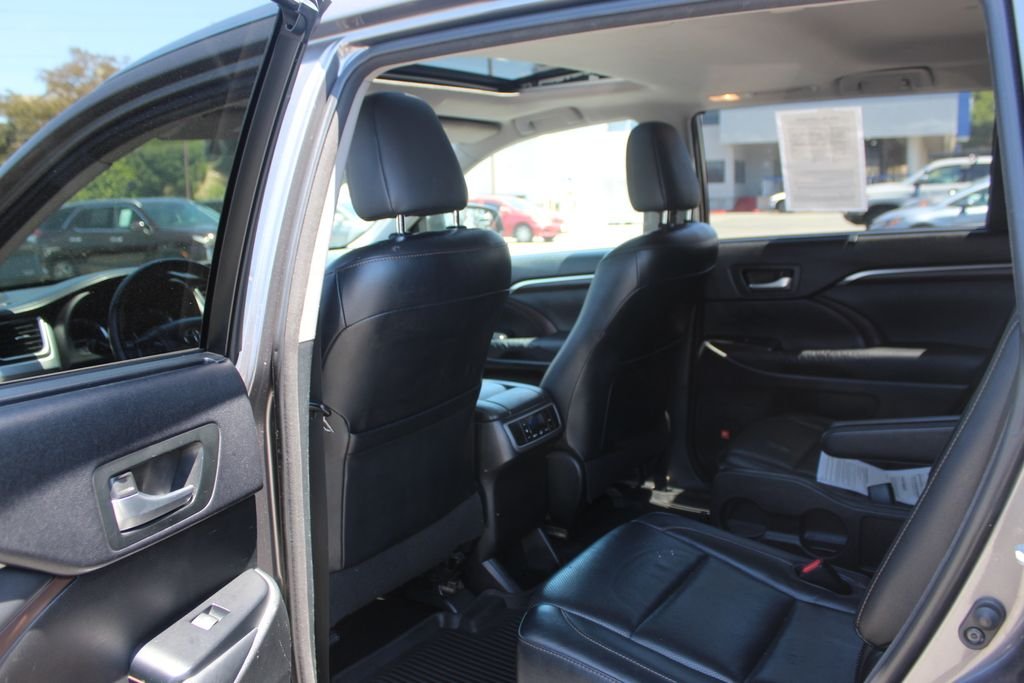 Used 2014 Gray Toyota Limited image 17
