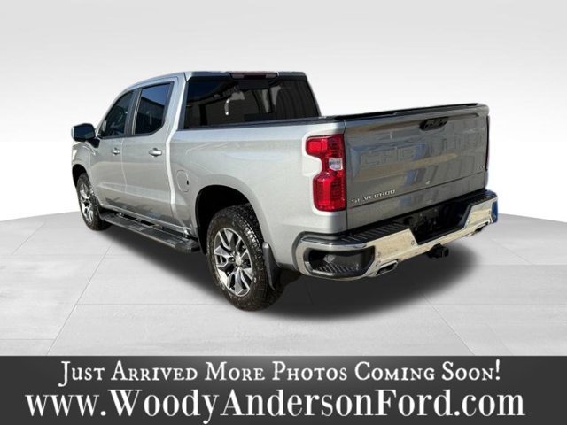 Used 2025 Sterling Gray Metallic Chevrolet LT image 5