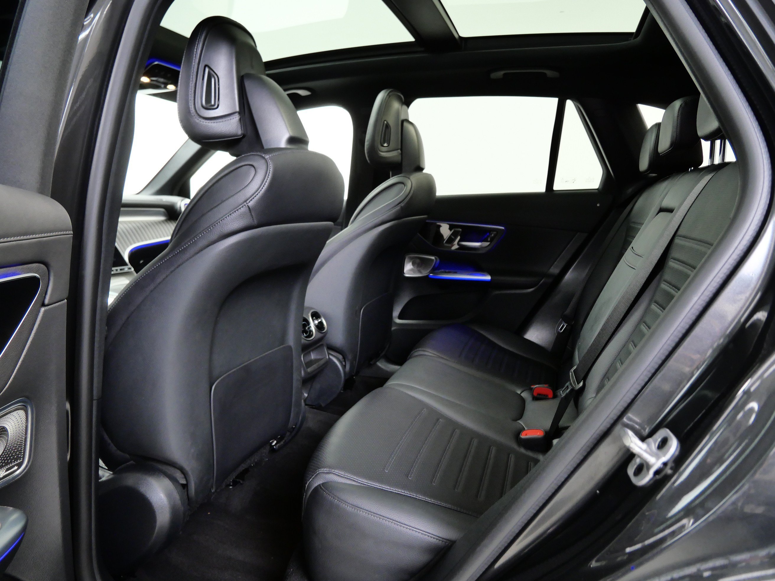 Used 2023 Graphite Grey Metallic Mercedes-Benz GLC 300 image 14