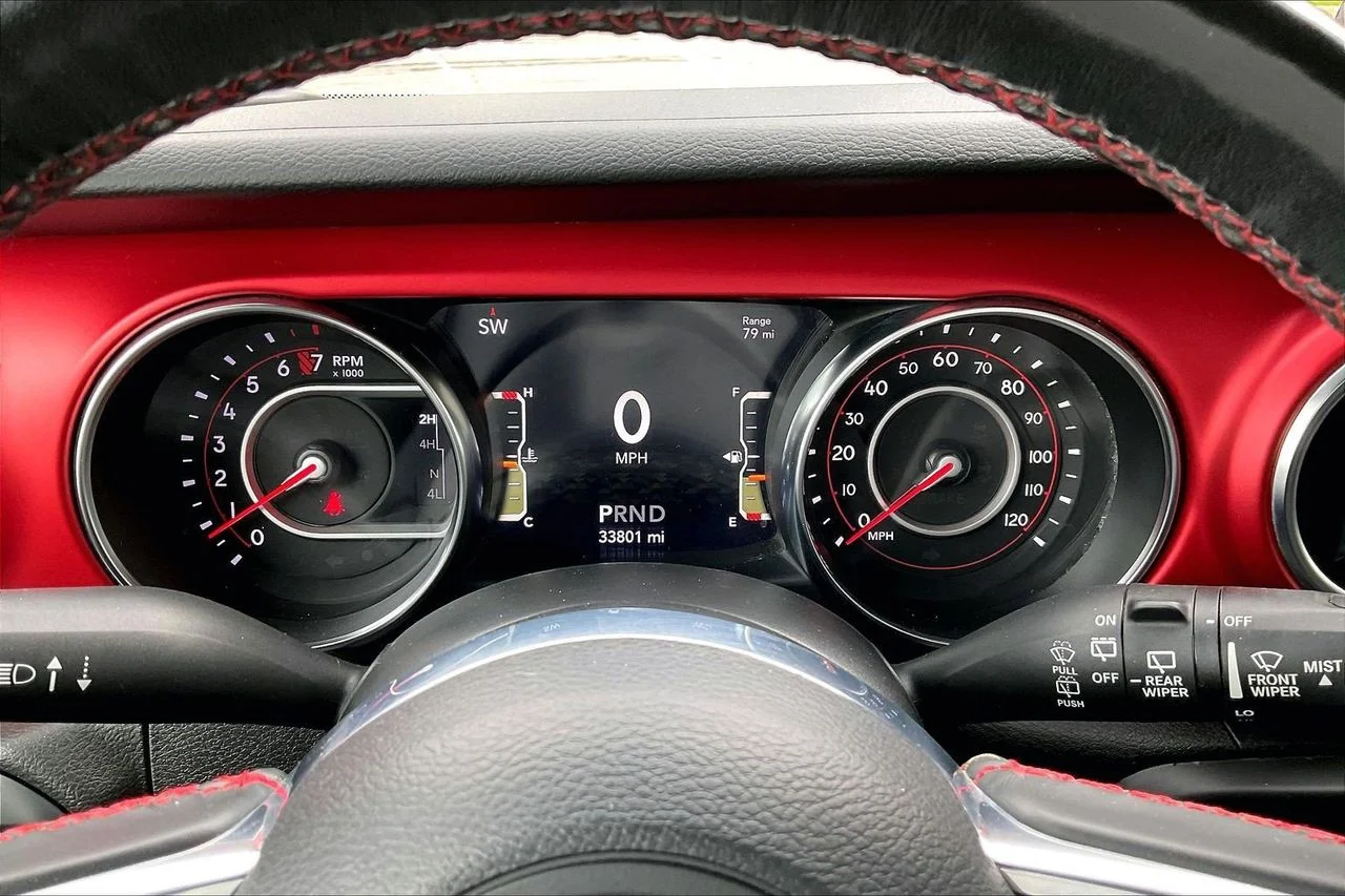 Used 2021  Jeep Rubicon image 10