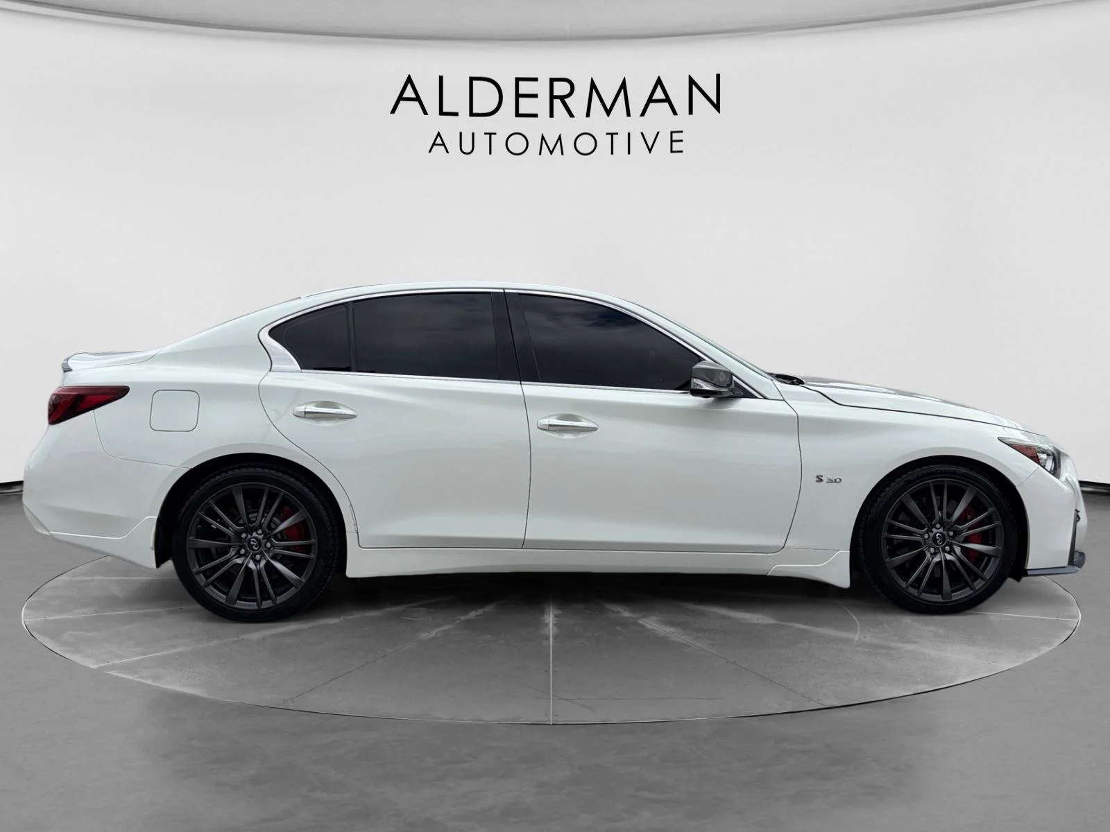 Used 2018 Pure White INFINITI RED SPORT 400 image 6