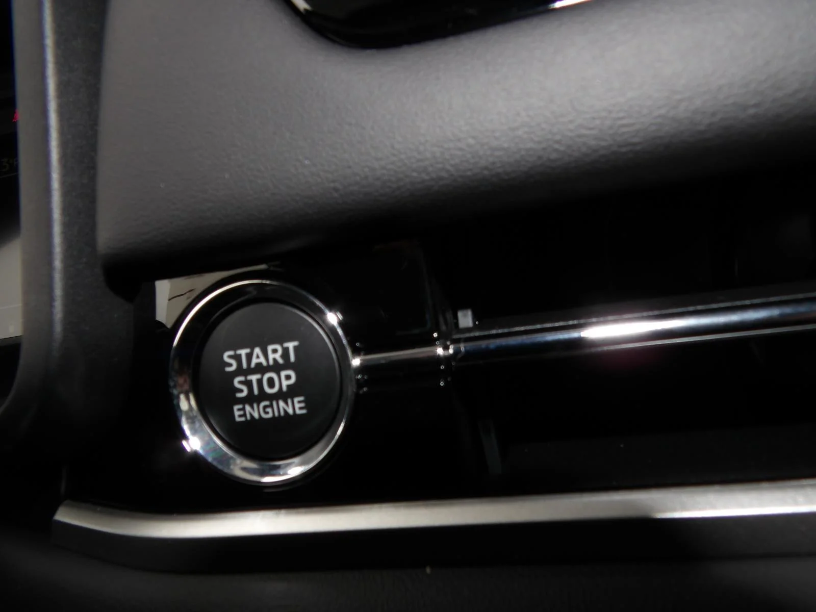 New 2026 Graphite Gray Mitsubishi SE image 23