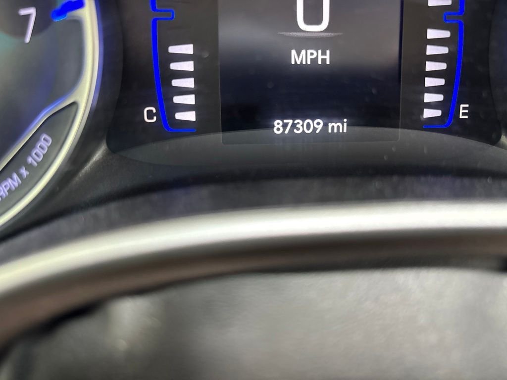 Used 2021 Silver Chrysler LXI image 16
