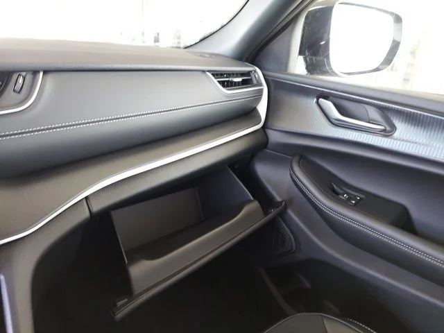 2025 Jeep Grand Cherokee L Altitude - Photo 31