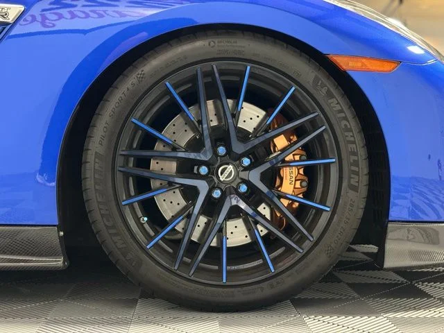 Used 2020 Blue Nissan Premium image 10