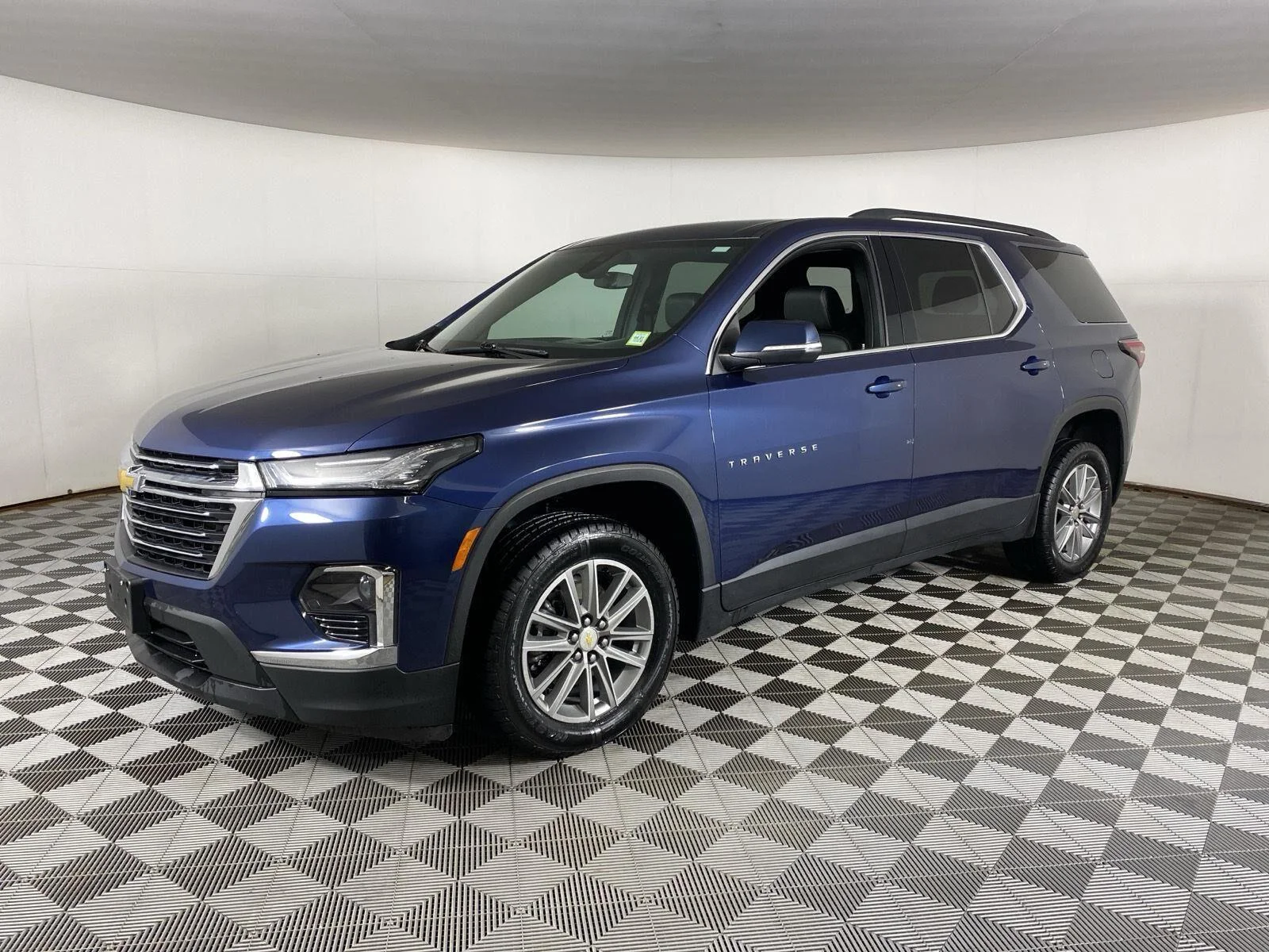Used 2023 Northsky Blue Metallic Chevrolet LT Leather image 5