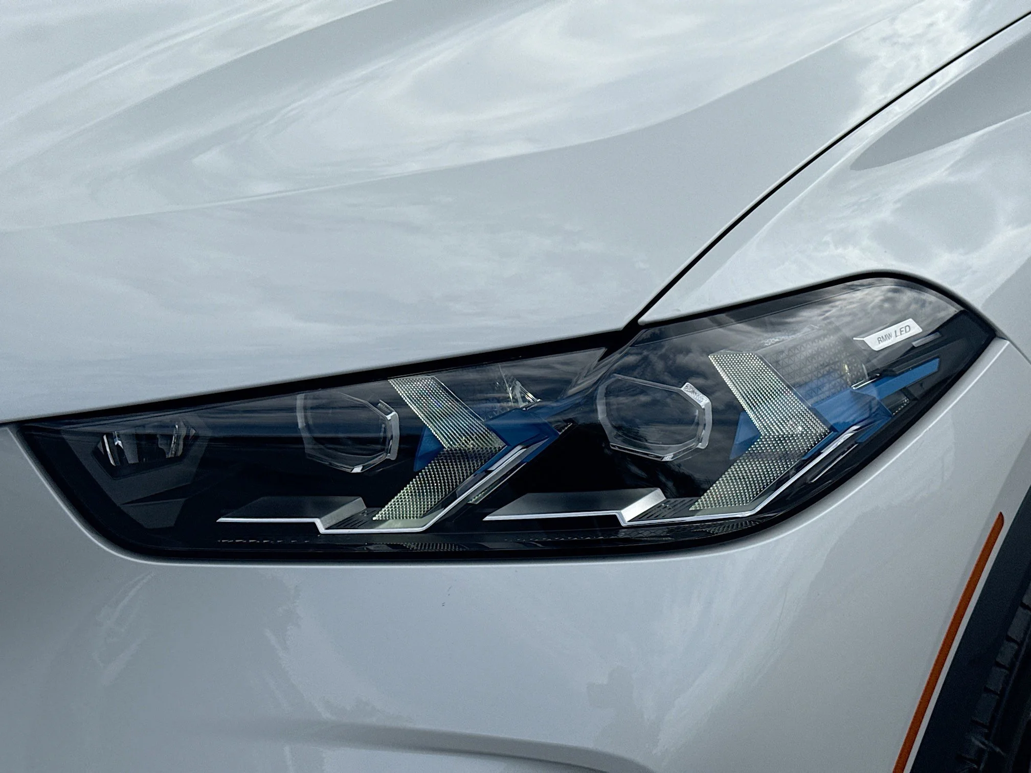New 2026 Mineral White Metallic BMW sDrive40i image 9