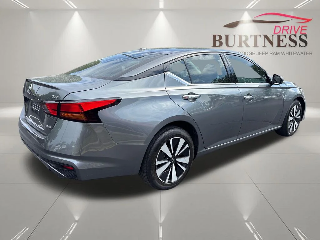 Used 2020 Gray Nissan 2.5 SV image 9