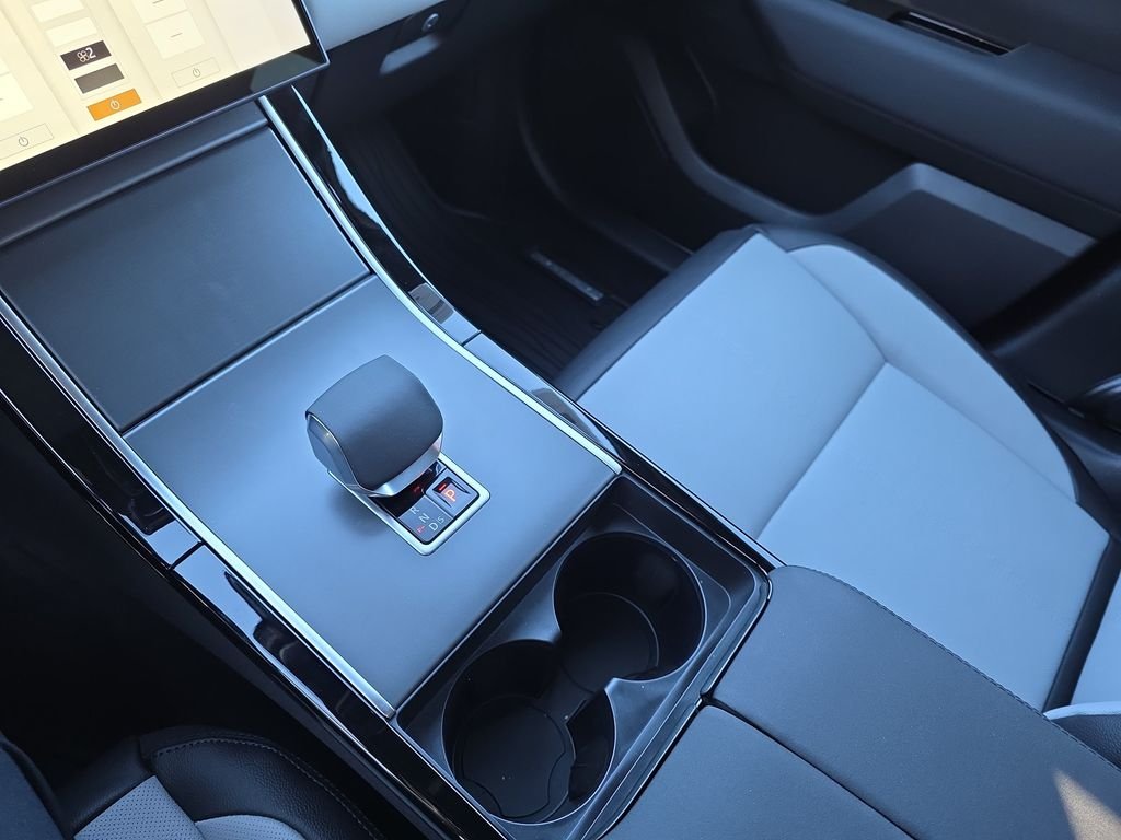 New 2026 Arroios Grey Land Rover S image 18