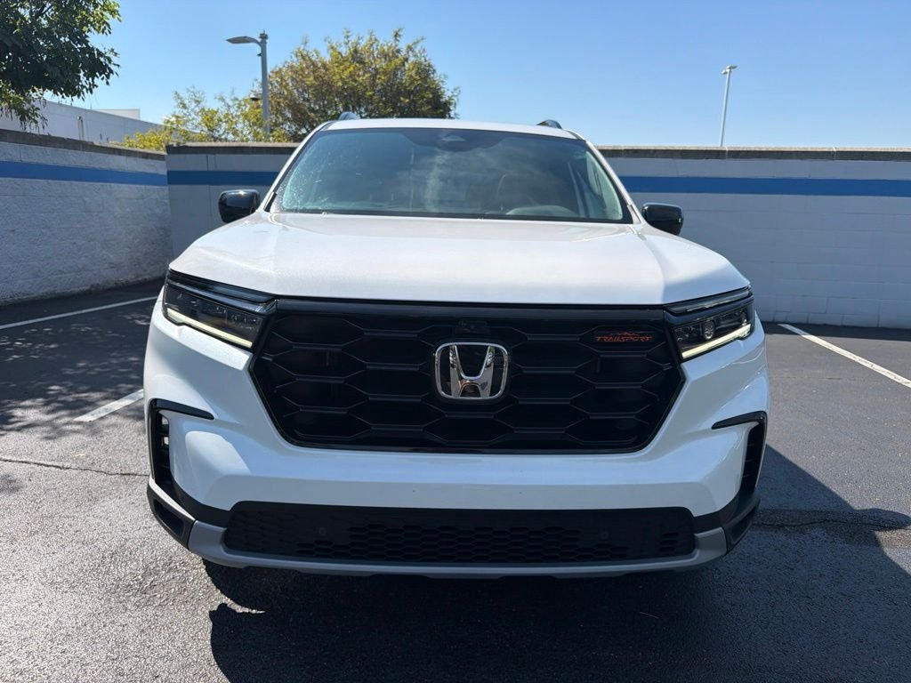Certified Used 2025 Platinum White Pearl Honda TrailSport image 8