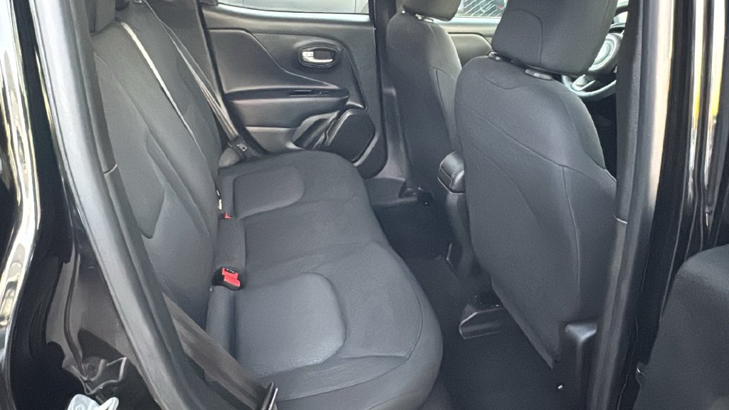 Used 2023 Black Jeep Latitude image 16
