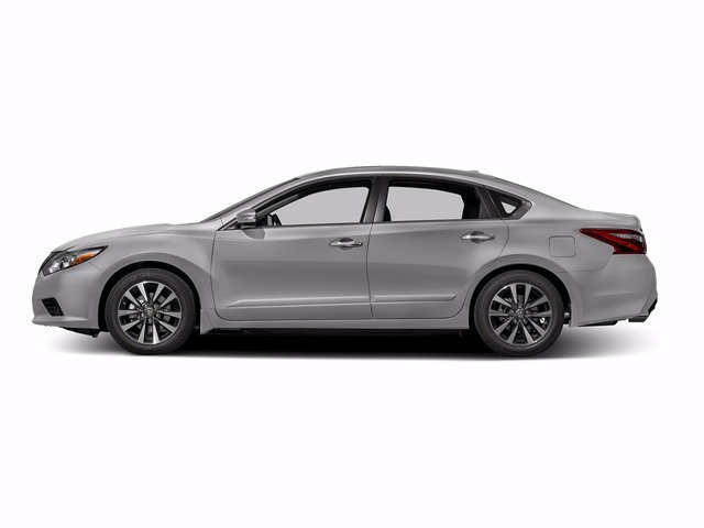 Used 2017 Brilliant Silver Nissan 2.5 SL image 3