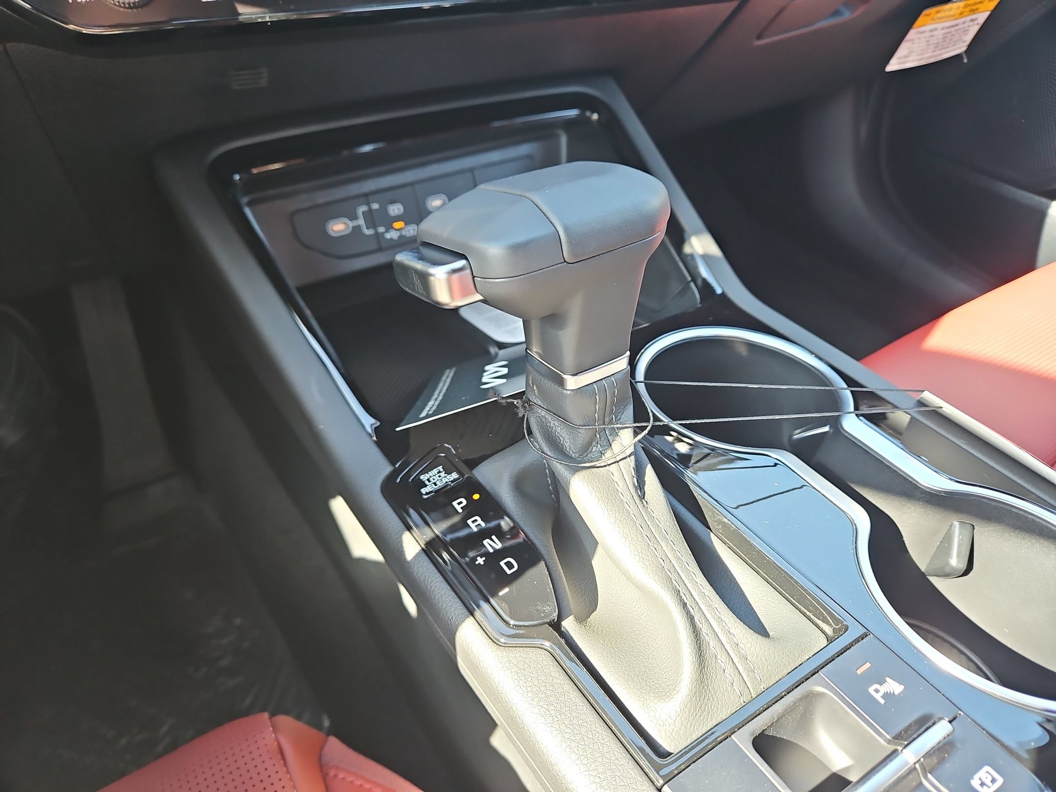 New 2026 Snow White Pearl Kia GT-Line image 28