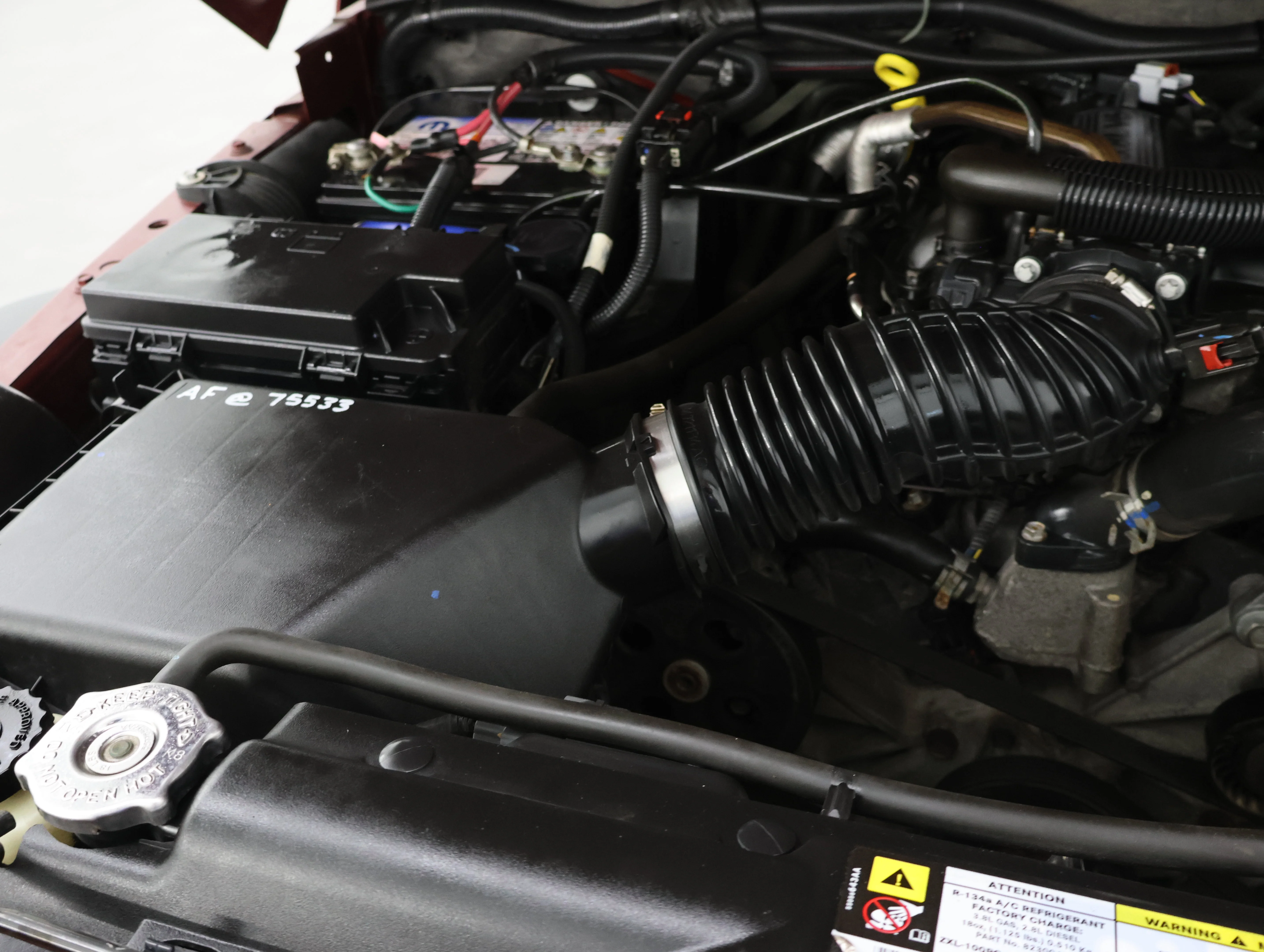Used 2009 Red Rock Crystal Pearl Jeep X image 15