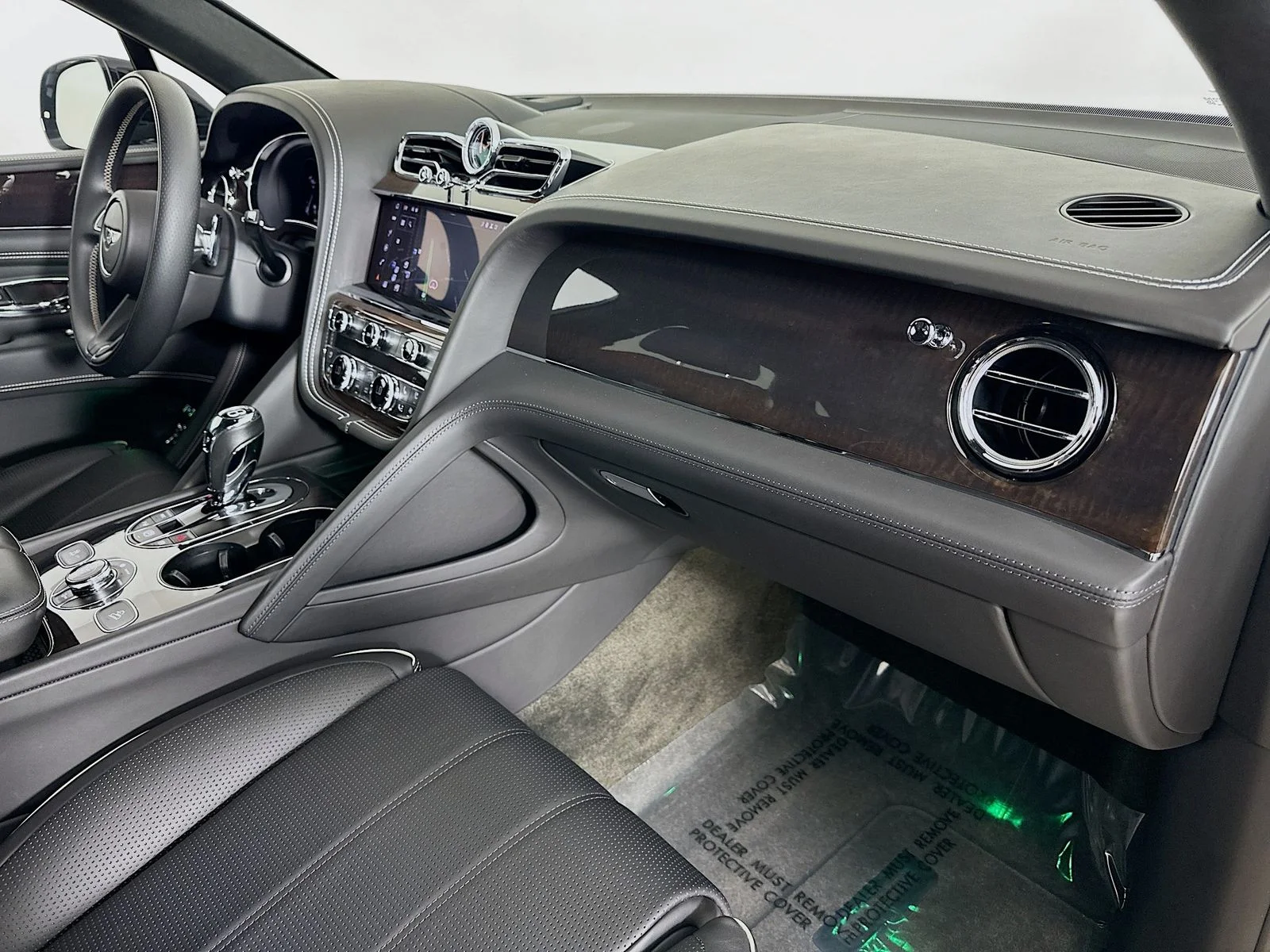 Used 2022 Black Bentley  image 40