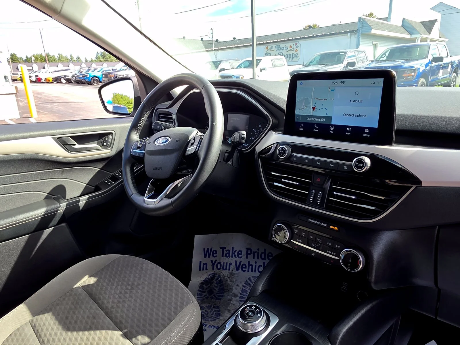 Used 2022 Oxford White Ford SE image 36