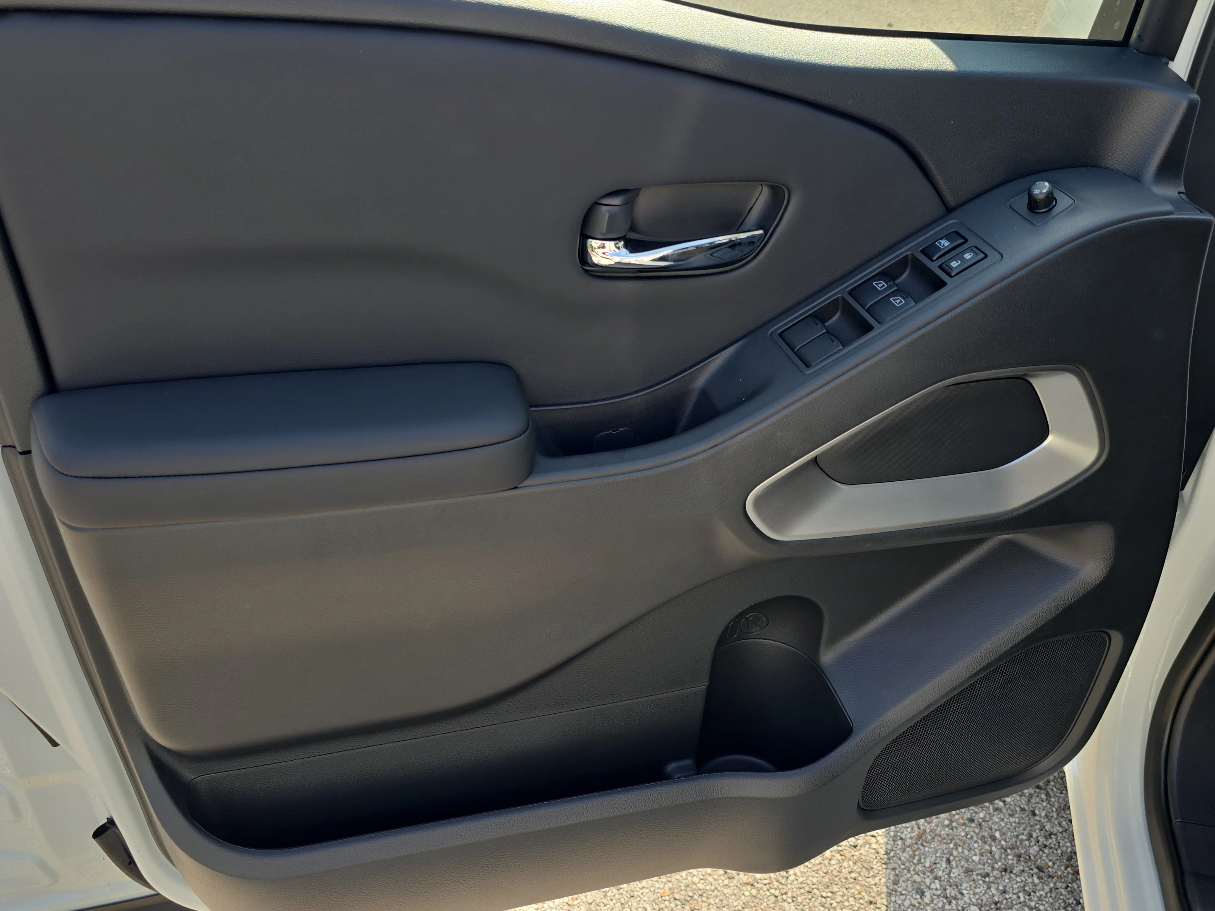 New 2026 Glacier White Nissan Crew Cab SV image 17