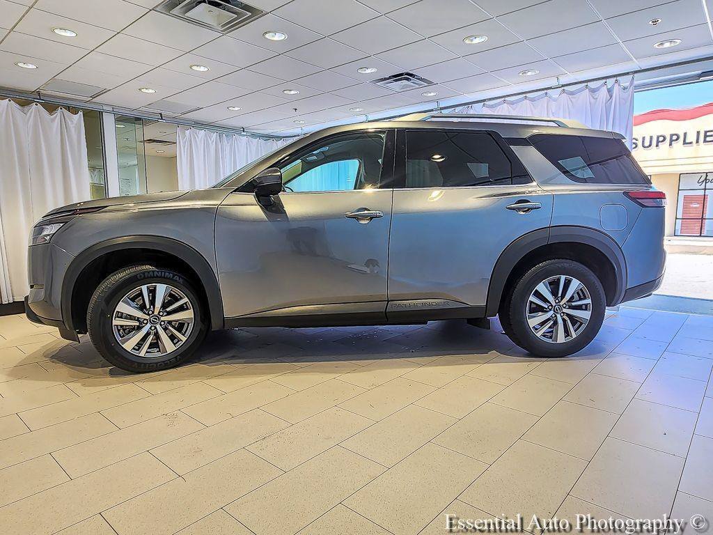 Used 2025 Gun Metallic Nissan SL image 3