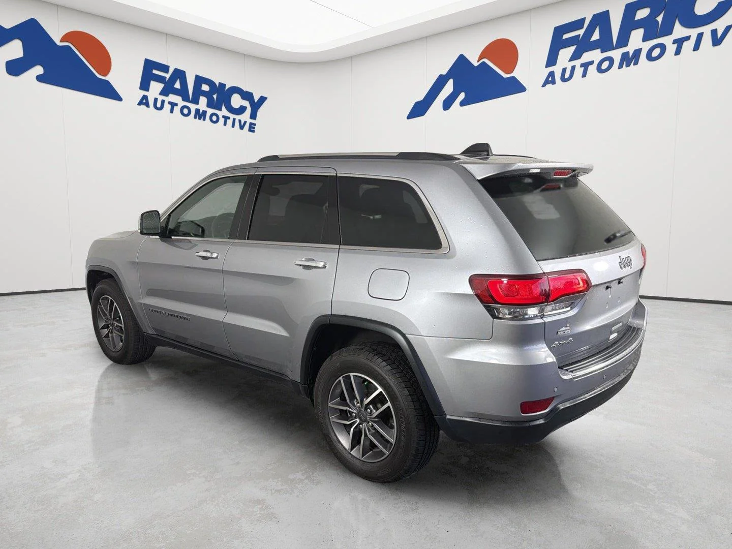 Used 2020 Billet Silver Metallic Clearcoat Jeep Limited image 7