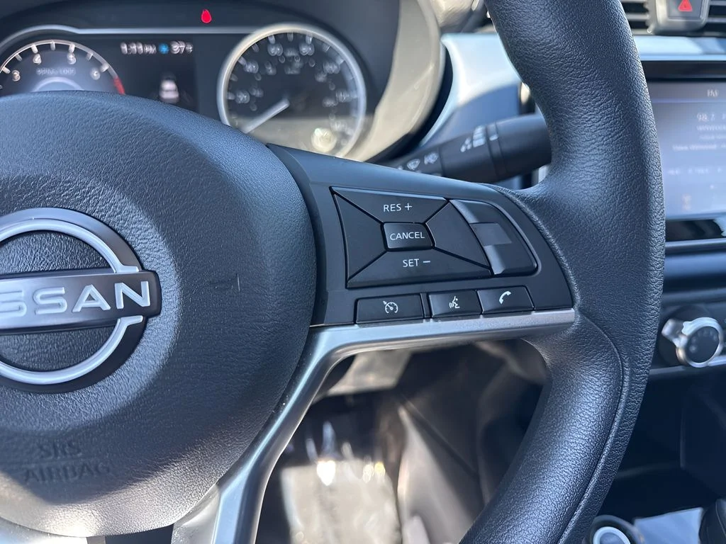 Used 2025 White Nissan 1.6 SV image 14