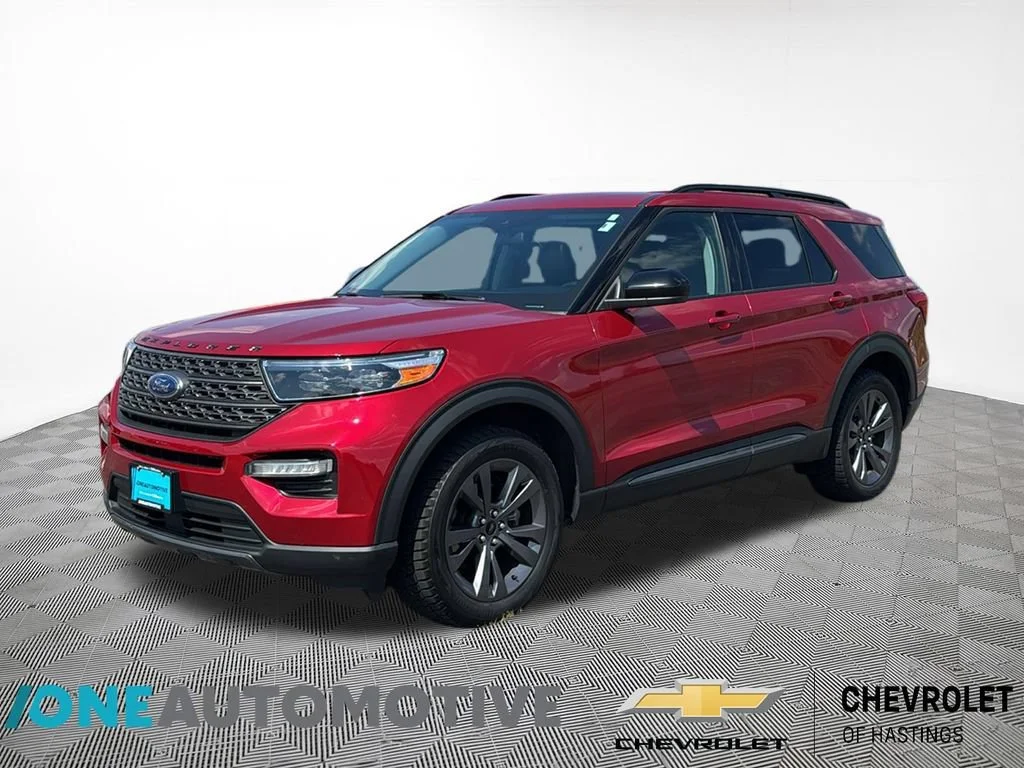 Used 2022 Red Ford XLT image 1