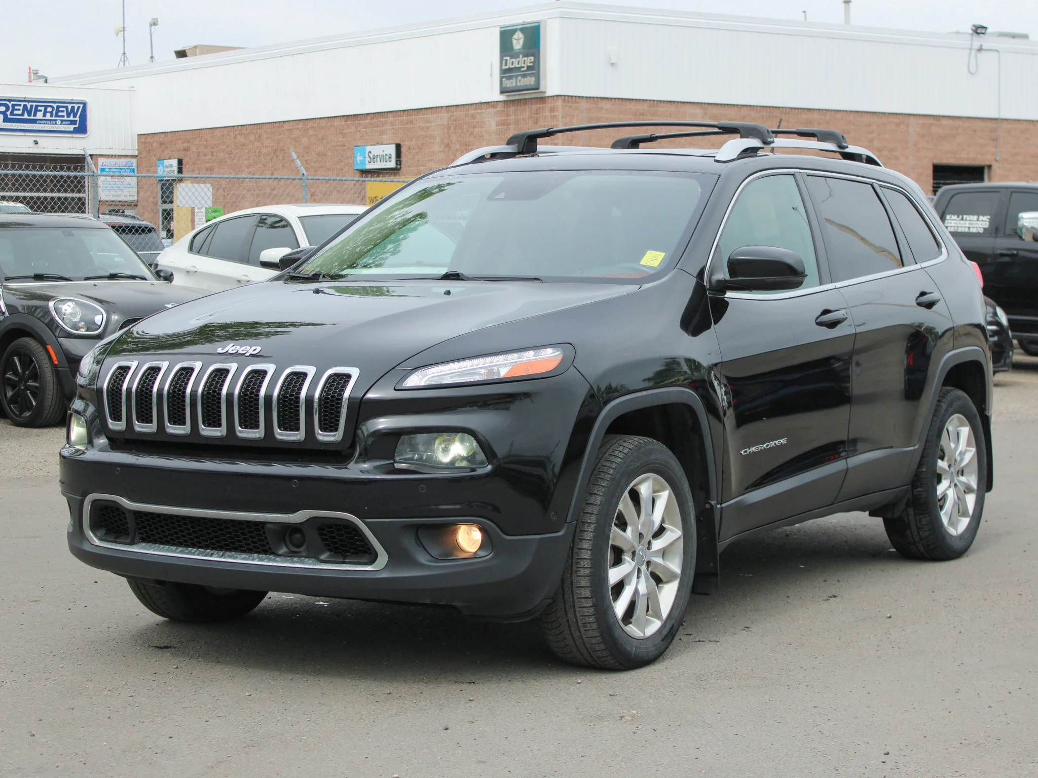 Used 2015 Black Jeep Limited * Mechanic Special | Heated/Vented Seats | Nav | Panoramic Sunroof | Roof Rails image 8