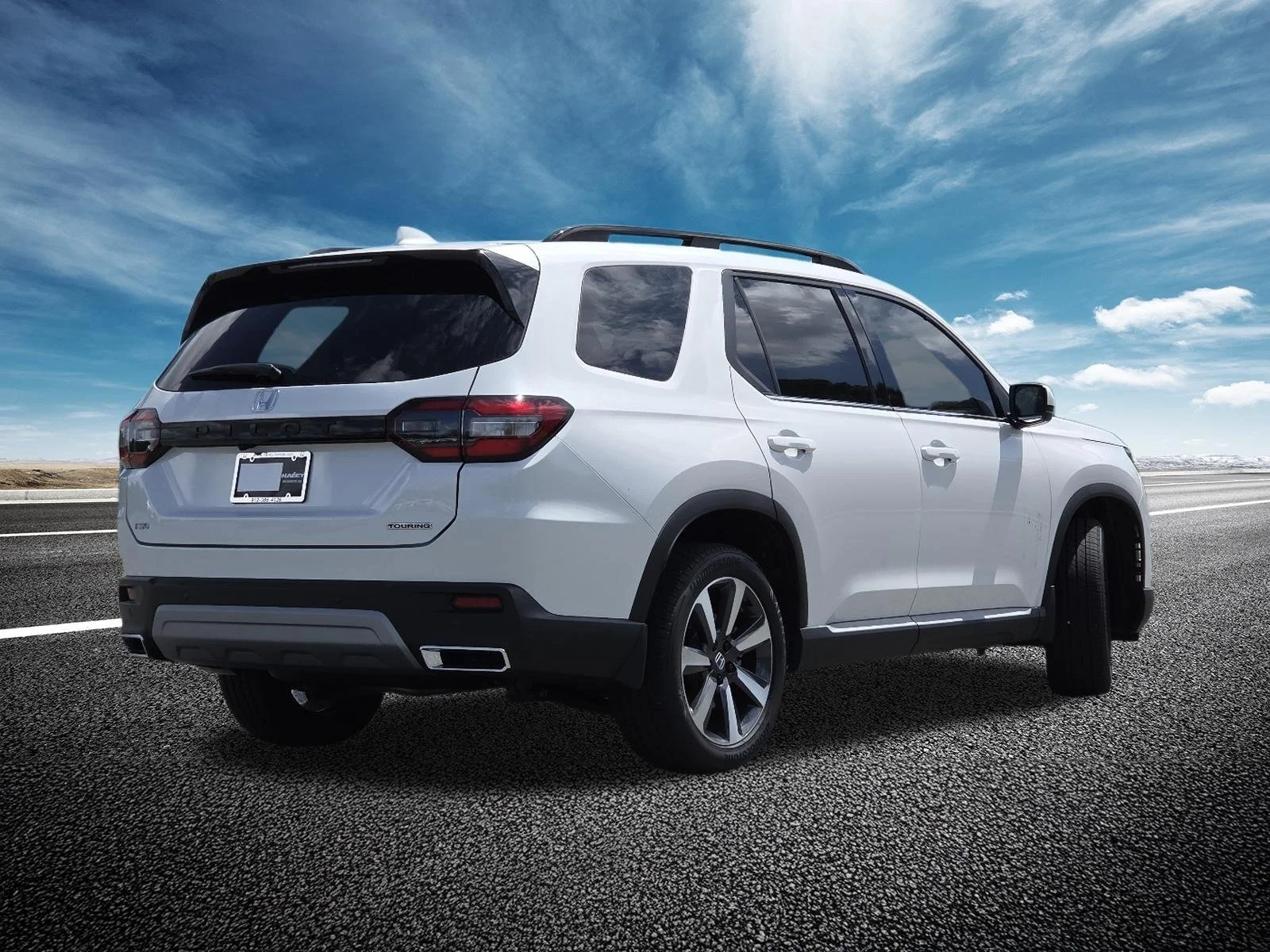 Used 2025 Platinum White Pearl Honda Touring AWD image 19