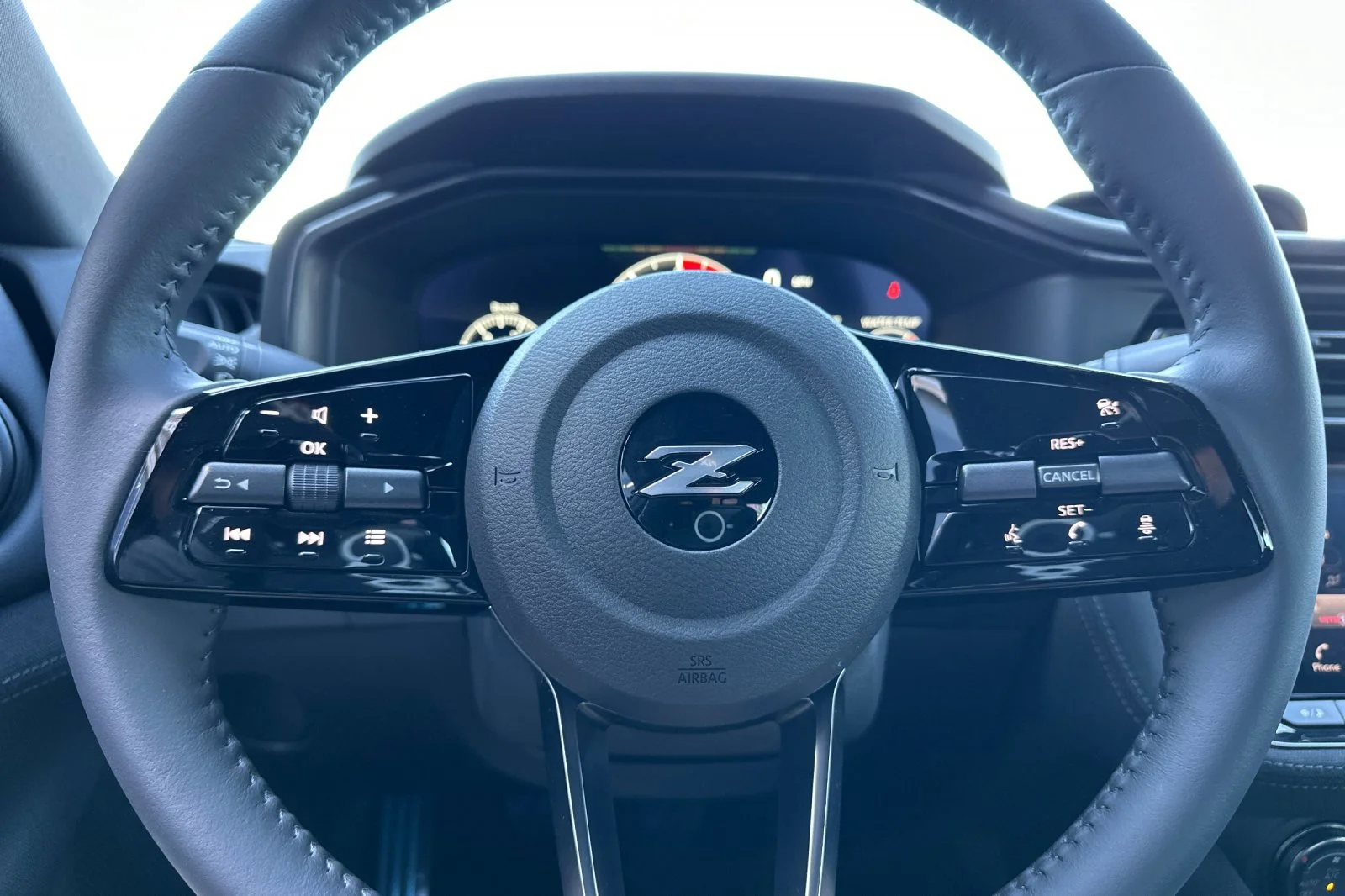 New 2026 Pearl White TriCoat / Super Black Two-tone Nissan Sport image 21