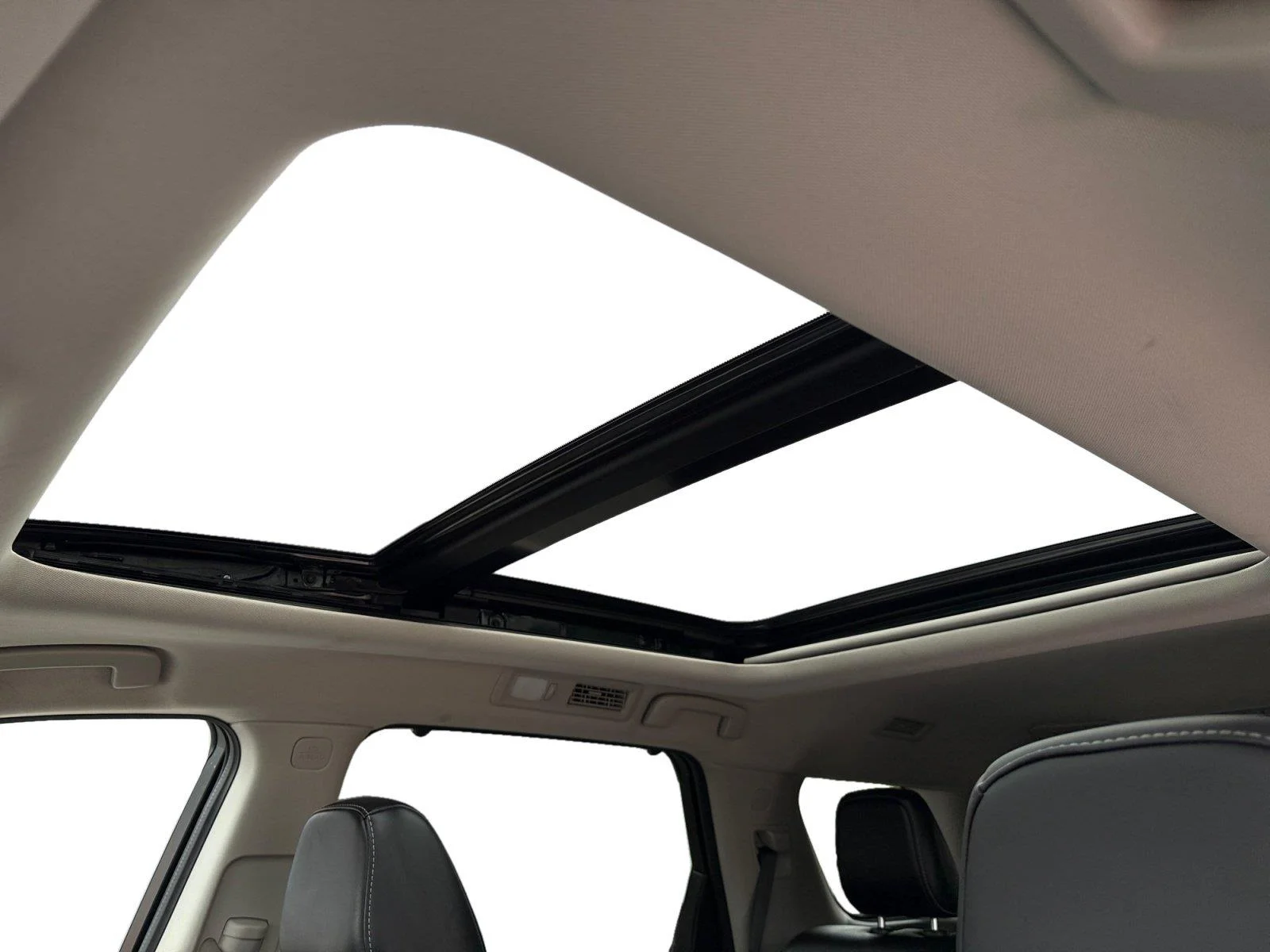 Used 2023  Nissan Platinum image 19