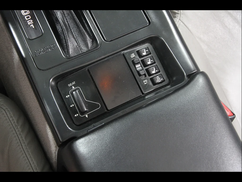 Used 1996  Chevrolet Base image 14