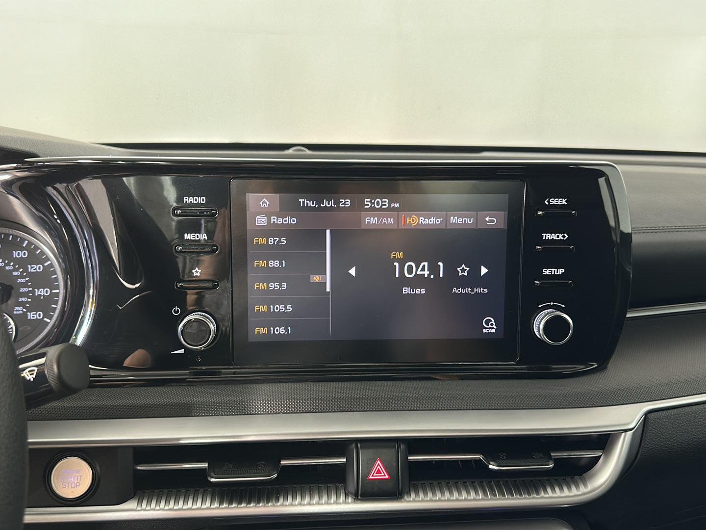 Used 2023 Everlasting Silver Kia LXS image 16