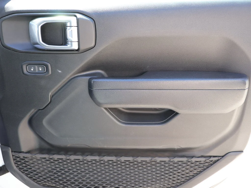 Used 2024 White Jeep Sport image 7