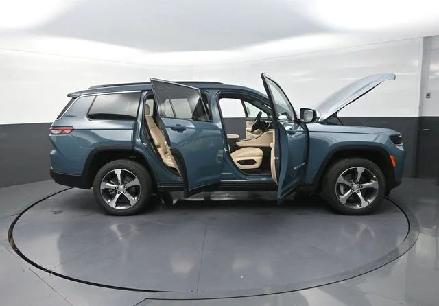 New 2026 Steel Blue Exterior Paint Jeep Limited image 37
