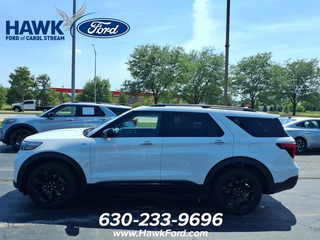 Certified Used 2024 White Metallic Ford ST-Line image 4
