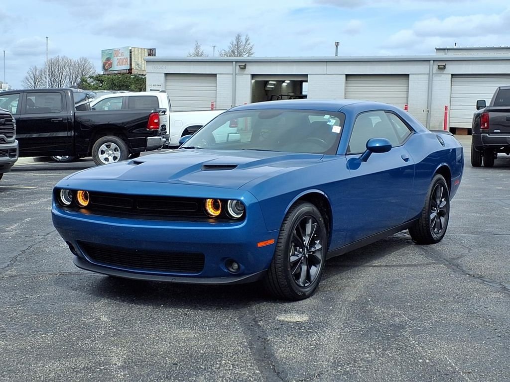 Used 2022 Dodge Challenger SXT with VIN 2C3CDZGG8NH144749 for sale in Kansas City